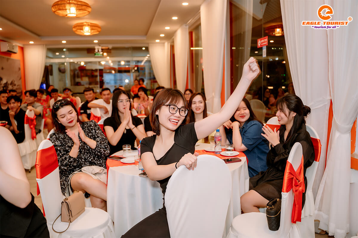 Giao lưu văn nghệ tại đêm Gala Dinner